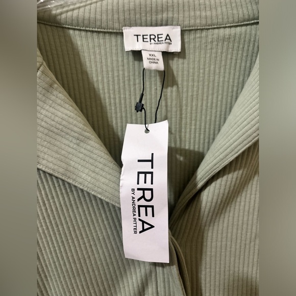 Terea Women’s Zoe Cinched Waist Oversized Shirt Dessert Sage Size XXL - Picture 3 of 3